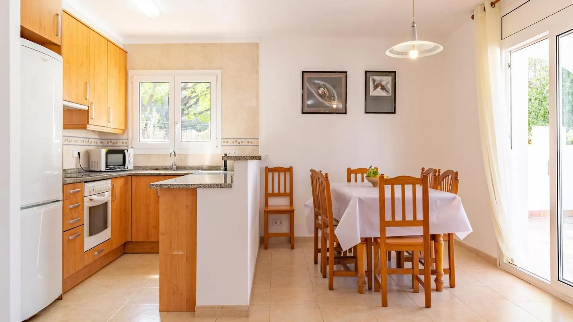 Family-Friendly Villa For 8 Guests L'Escala