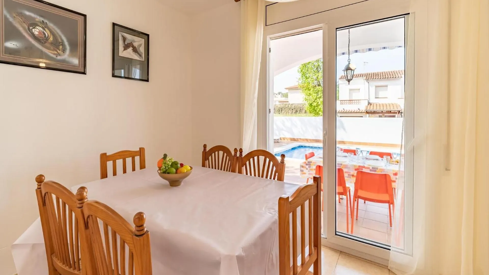 Family-Friendly Villa For 8 Guests L'Escala