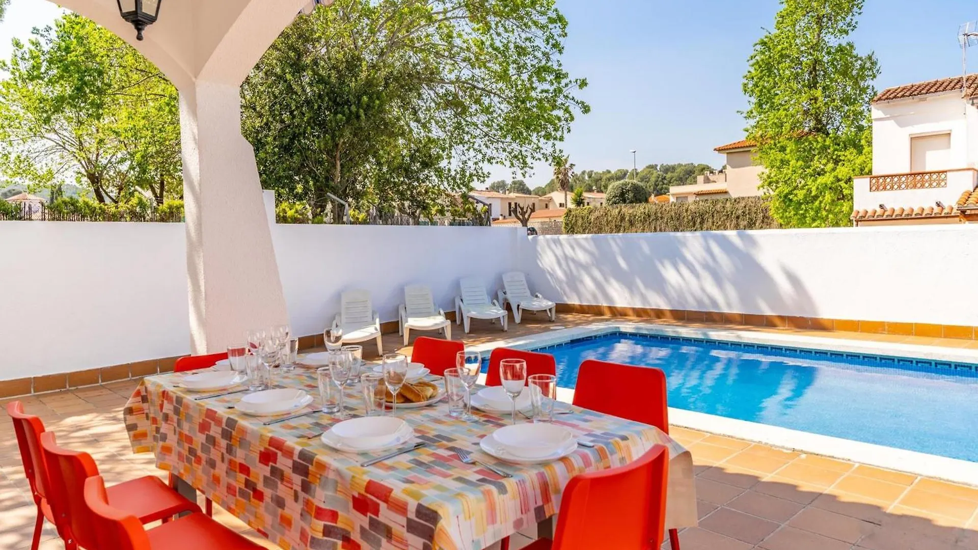 Family-Friendly Villa For 8 Guests L'Escala